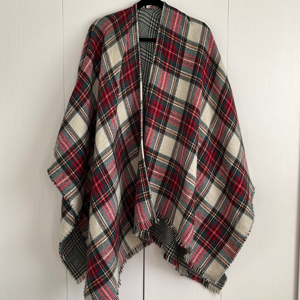 Reversible shawl